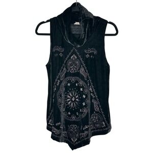POL Black Velvet Embroifered Sleeveless Cowl Neck Top Bandana‎ Print  Size Small